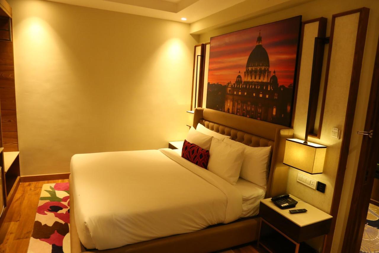 Dreamz Inn & Suites Zirakpur Buitenkant foto