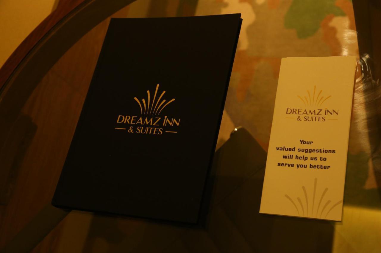 Dreamz Inn & Suites Zirakpur Buitenkant foto
