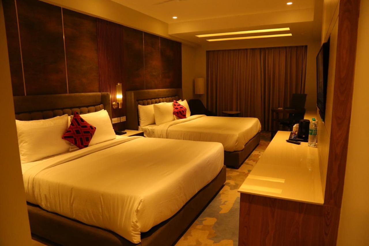 Dreamz Inn & Suites Zirakpur Buitenkant foto