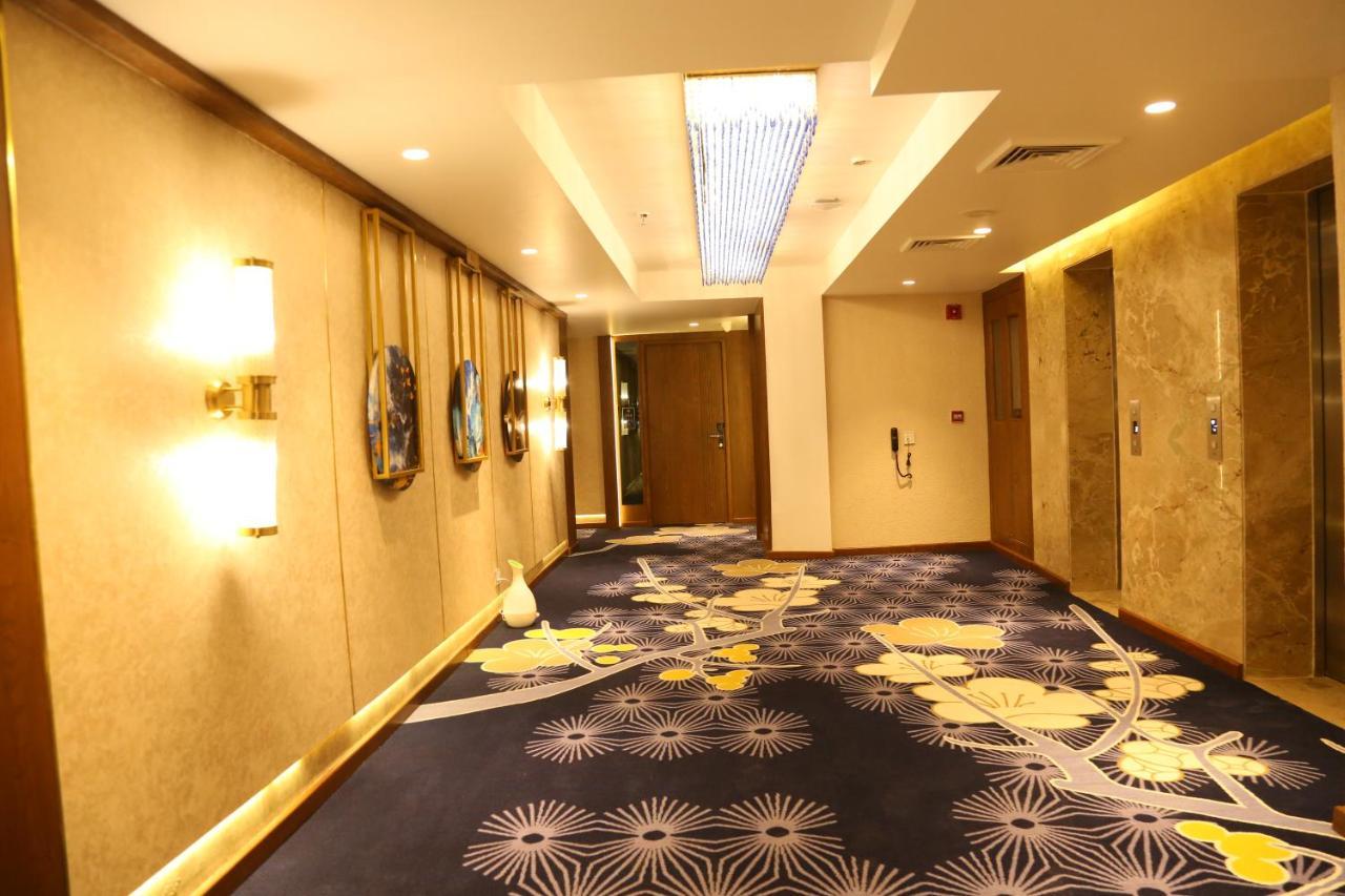 Dreamz Inn & Suites Zirakpur Buitenkant foto