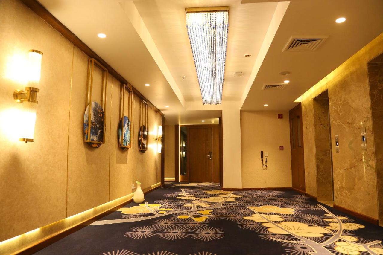 Dreamz Inn & Suites Zirakpur Buitenkant foto
