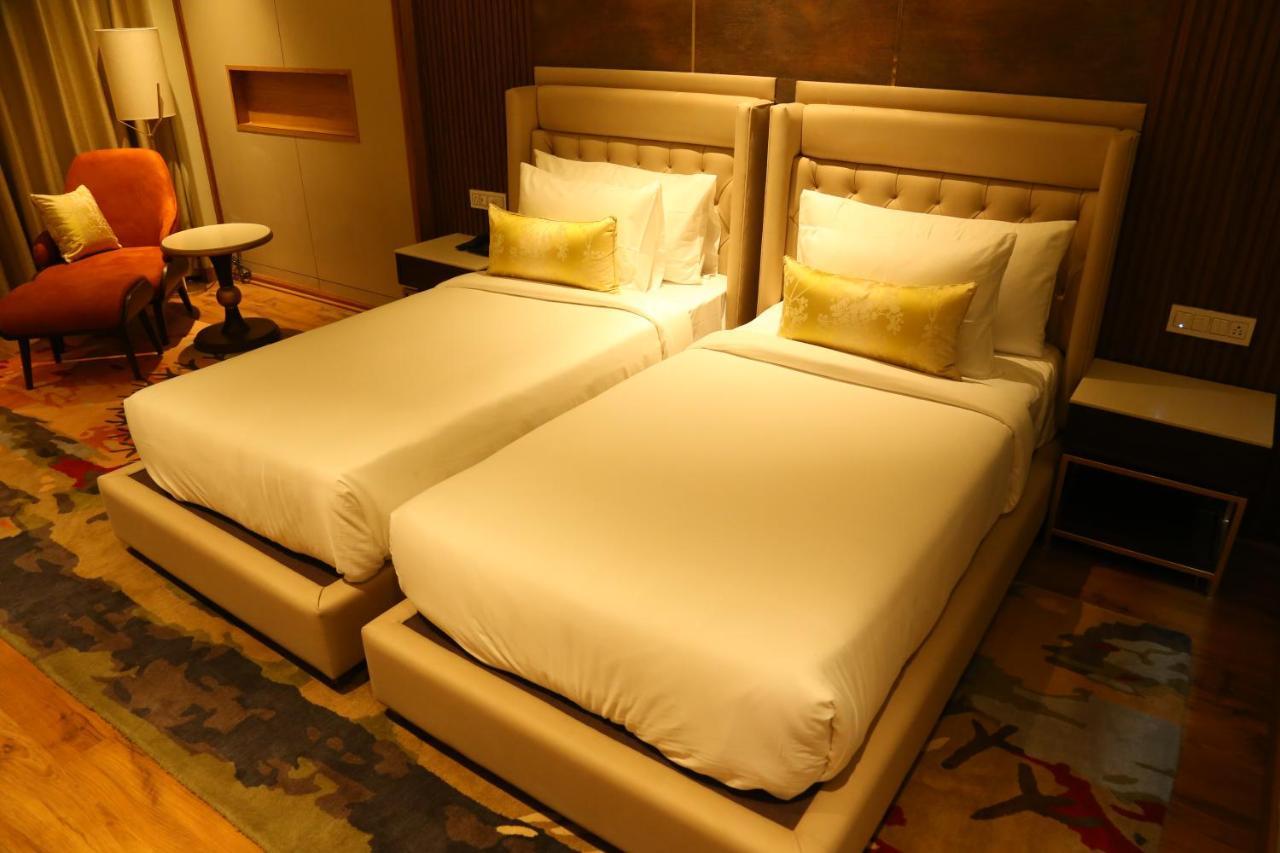 Dreamz Inn & Suites Zirakpur Buitenkant foto