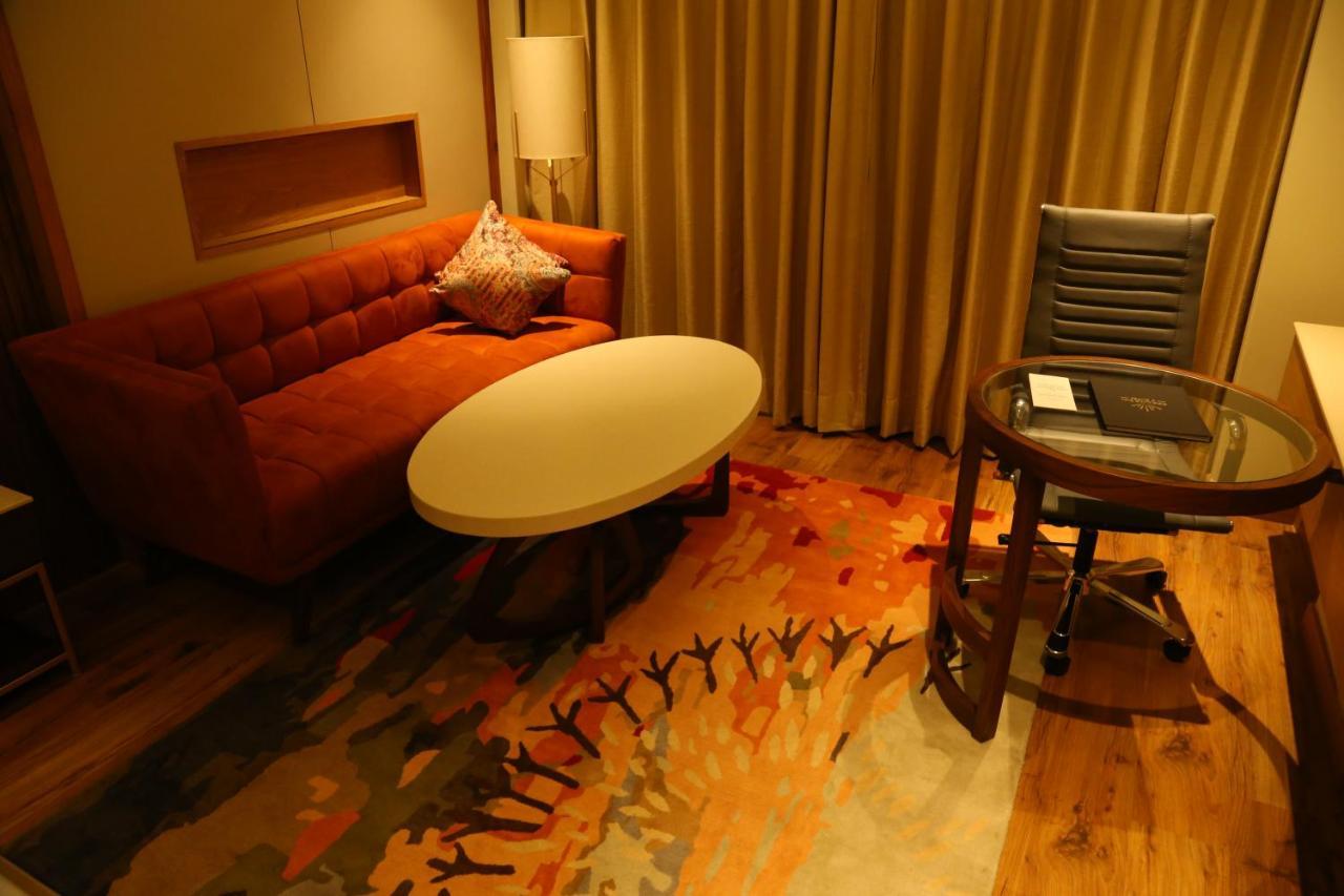 Dreamz Inn & Suites Zirakpur Buitenkant foto