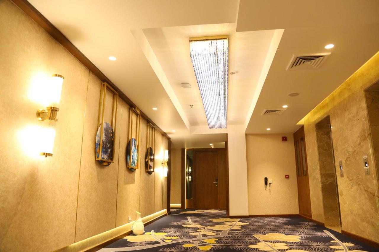 Dreamz Inn & Suites Zirakpur Buitenkant foto
