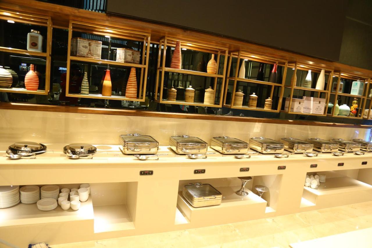 Dreamz Inn & Suites Zirakpur Buitenkant foto