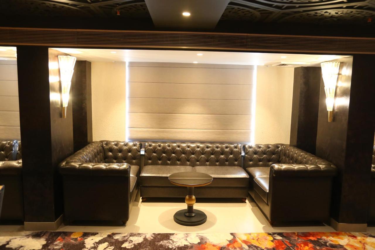 Dreamz Inn & Suites Zirakpur Buitenkant foto