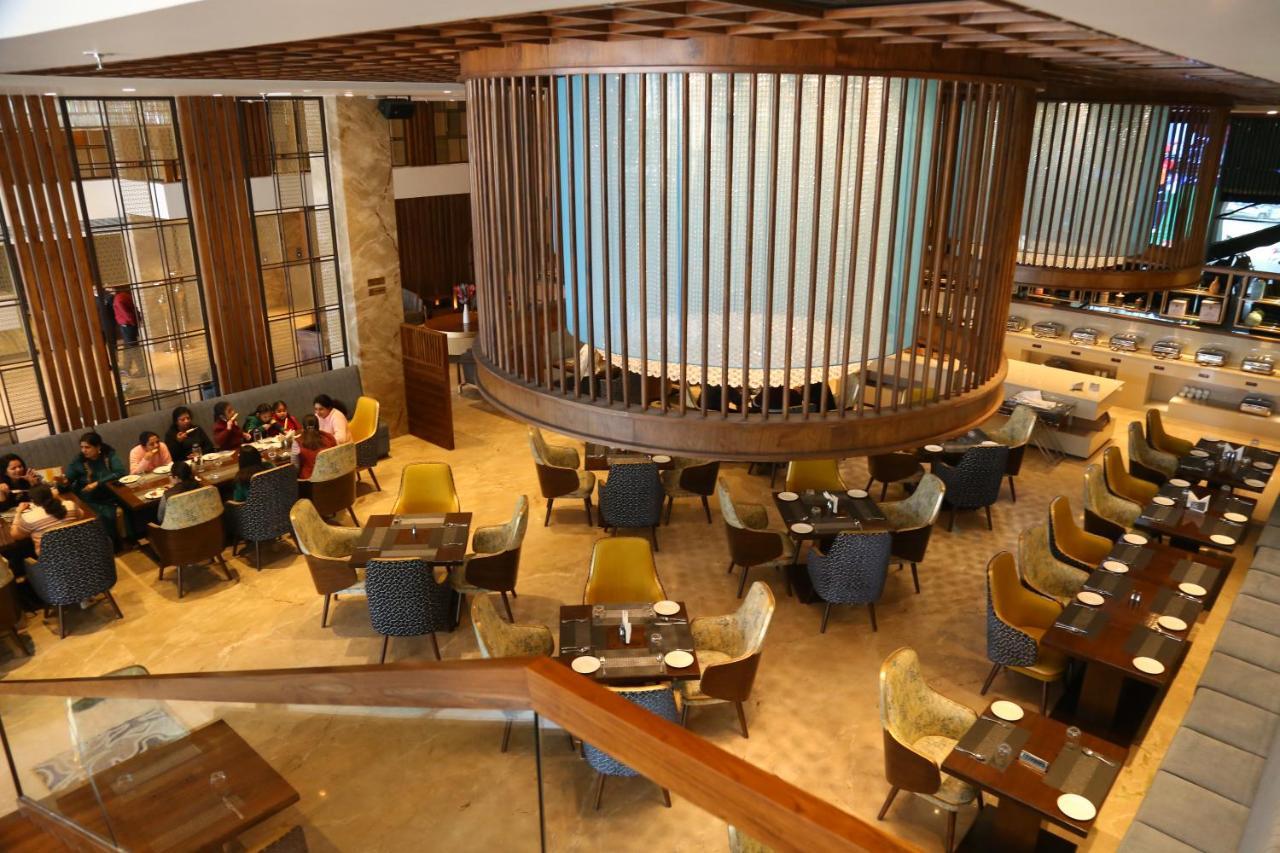 Dreamz Inn & Suites Zirakpur Buitenkant foto